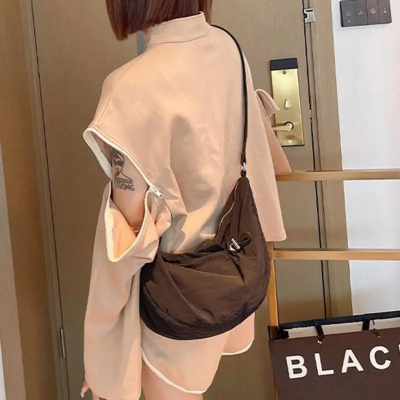 2023 Art Student Leisure Nylon Pleated Bag Crescent Dumpling Bag Solid Color Large Capacity One Shoulder Crossbody Bag For Women