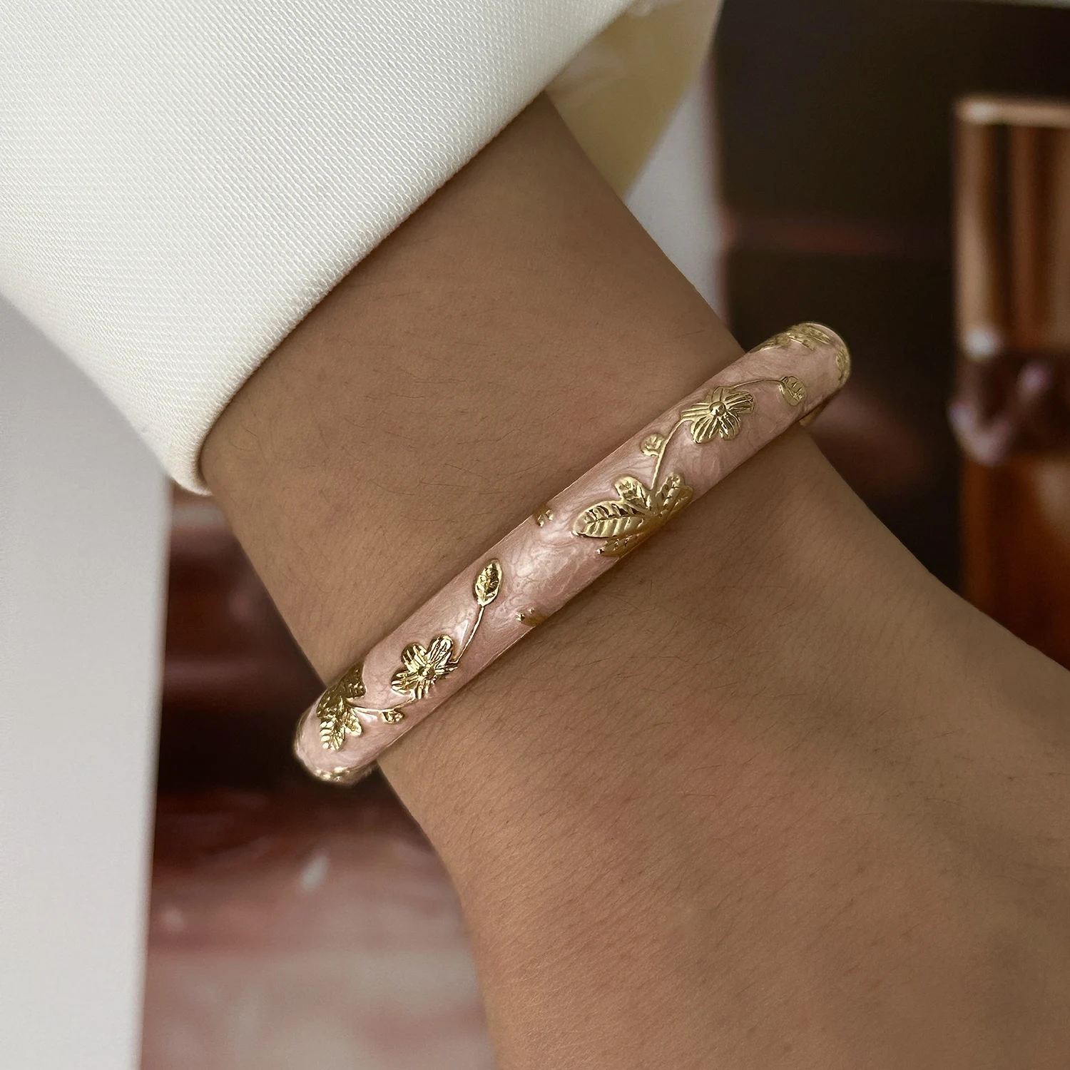 Vintage Emaille-Cloisonné-Armreifen für Frauen mit kleinem Blumenmuster, stapelbare Emaille-Armreifen, Freundschaftsschmuck-Geschenke – Detail 7