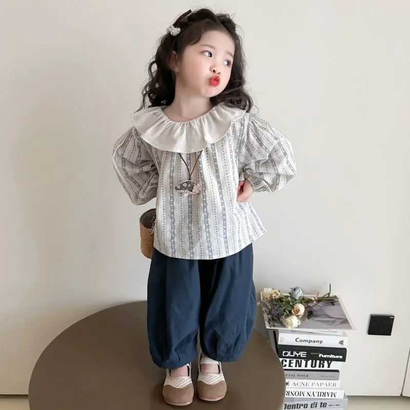 Nowy zestaw dla dziewczynek w stylu koreańskim na rok 2025, modny, codzienny, dwuczęściowy strój dla dzieci i niemowląt na wiosnę i jesień, styl INS.