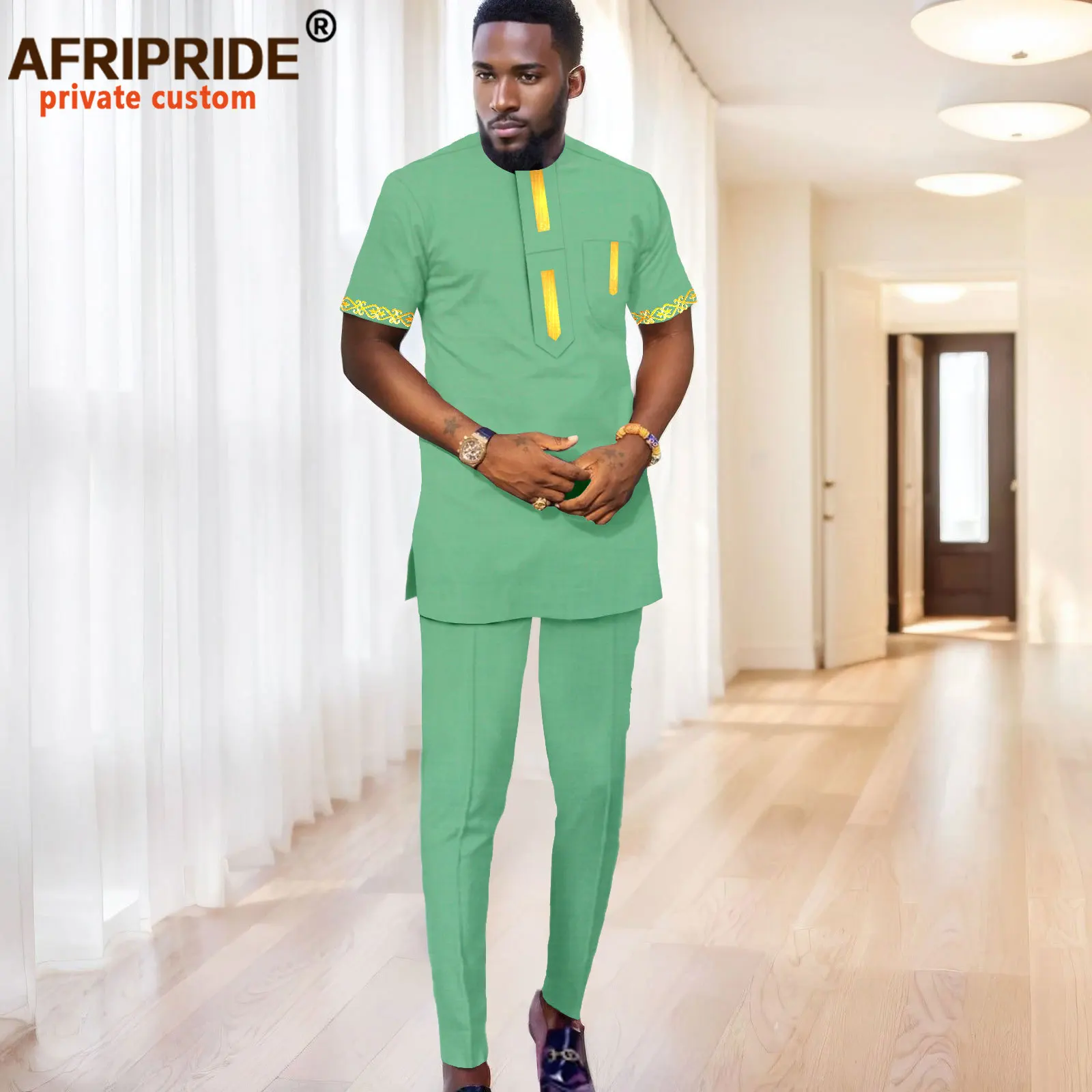 Tracksuit Men African Clothing Short Sleeve Embroidery Tops and Pants 2 Piece Set Ankara Attire Plus Size Casual Shirts 2416093