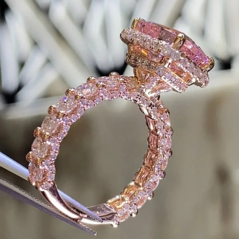 Eleganter, funkelnder, quadratischer, rosafarbener, synthetischer Zirkonia-Ring für Damen, modisch, klassisch, für Bankett, Hochzeit, Schmuck, Accessoires, Kunsthandwerk