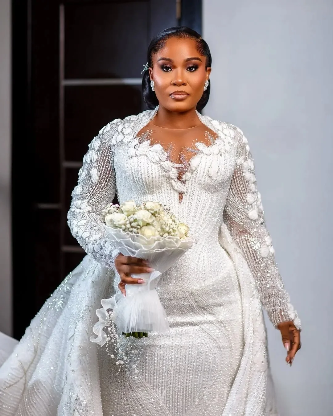 

Customized African Wedding Dress Bridal Gowns For Bride Mermaid Illusion Sheer Long Sleeves Appliqued Beaded Lace Detachable