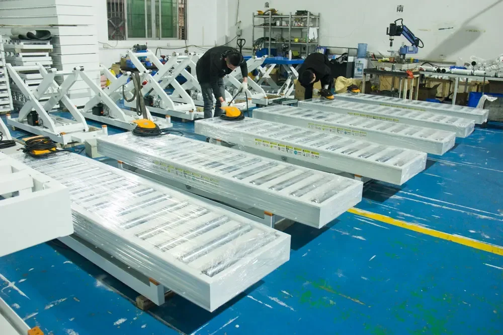 1000kg Pneumatic Scissor Lifting Table For Sofa Production Use