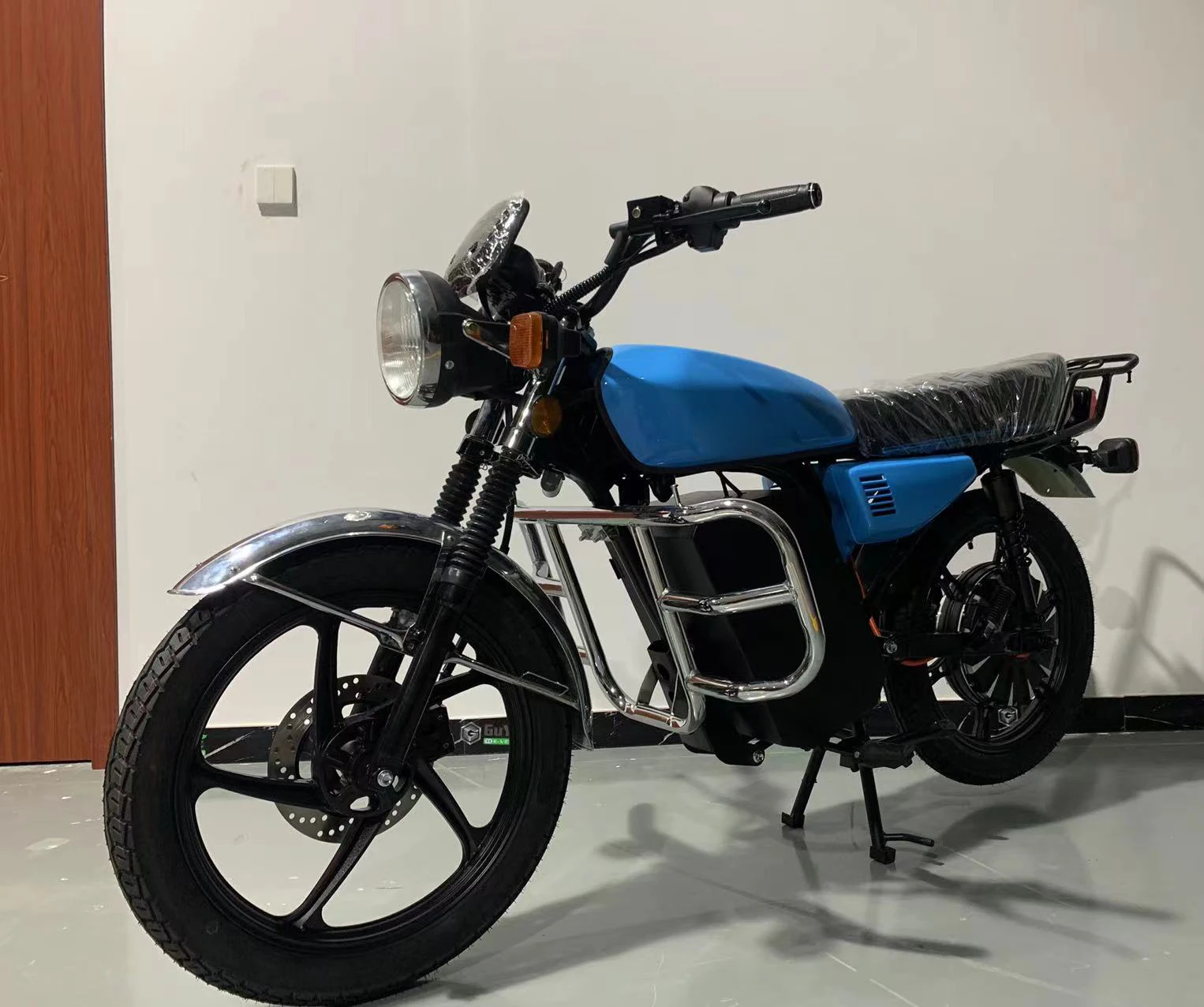 

Высококачественный электроскутер/электромопед/электровелосипед 2000W 72V: Мощный электрический мопед/мотоцикл с высокой скоростью