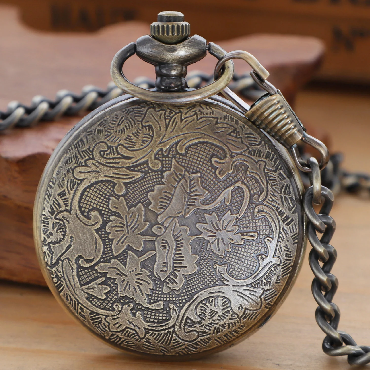 Orologio da taschino al quarzo retrò con ingranaggi cavi in bronzo Orologio da taschino da taschino con collana vintage da uomo Orologio da donna retrò squisito Relógios