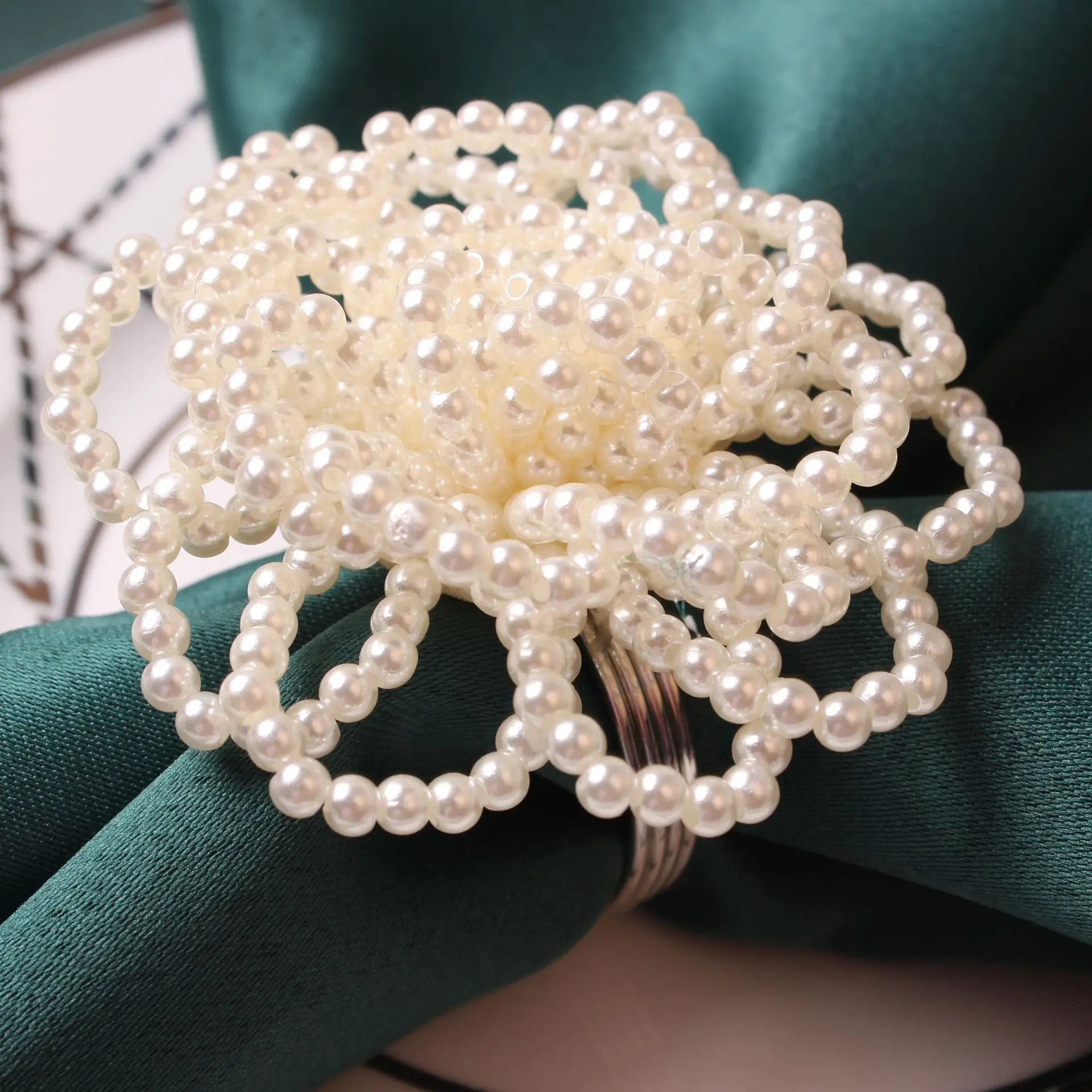 Pearl Bead Flower Cluster Napkin Clasp, Wedding Table Decoration, Hotel Napkin Ring