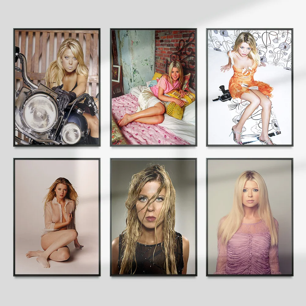 

Tara Reid Star Photo Print Art Poster Actress Modern Canvas Painting Decor Living Room Wall Stickers