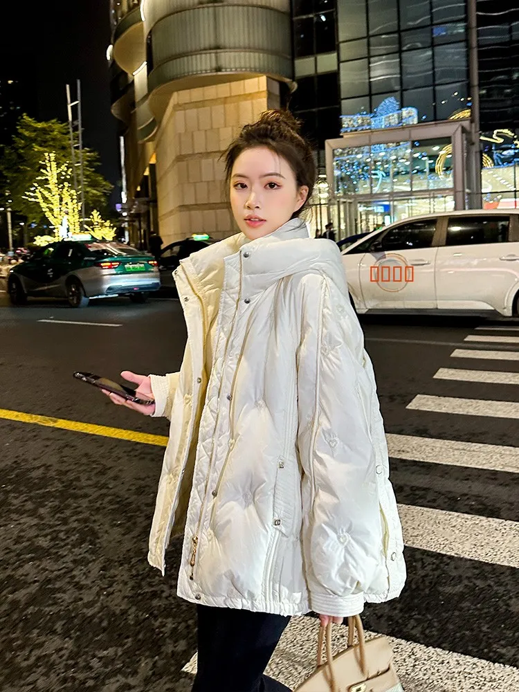 

Женская утепленная зимняя куртка-пуховик белого цвета с модным корейским дизайном для повседневной носки и защиты от ветра