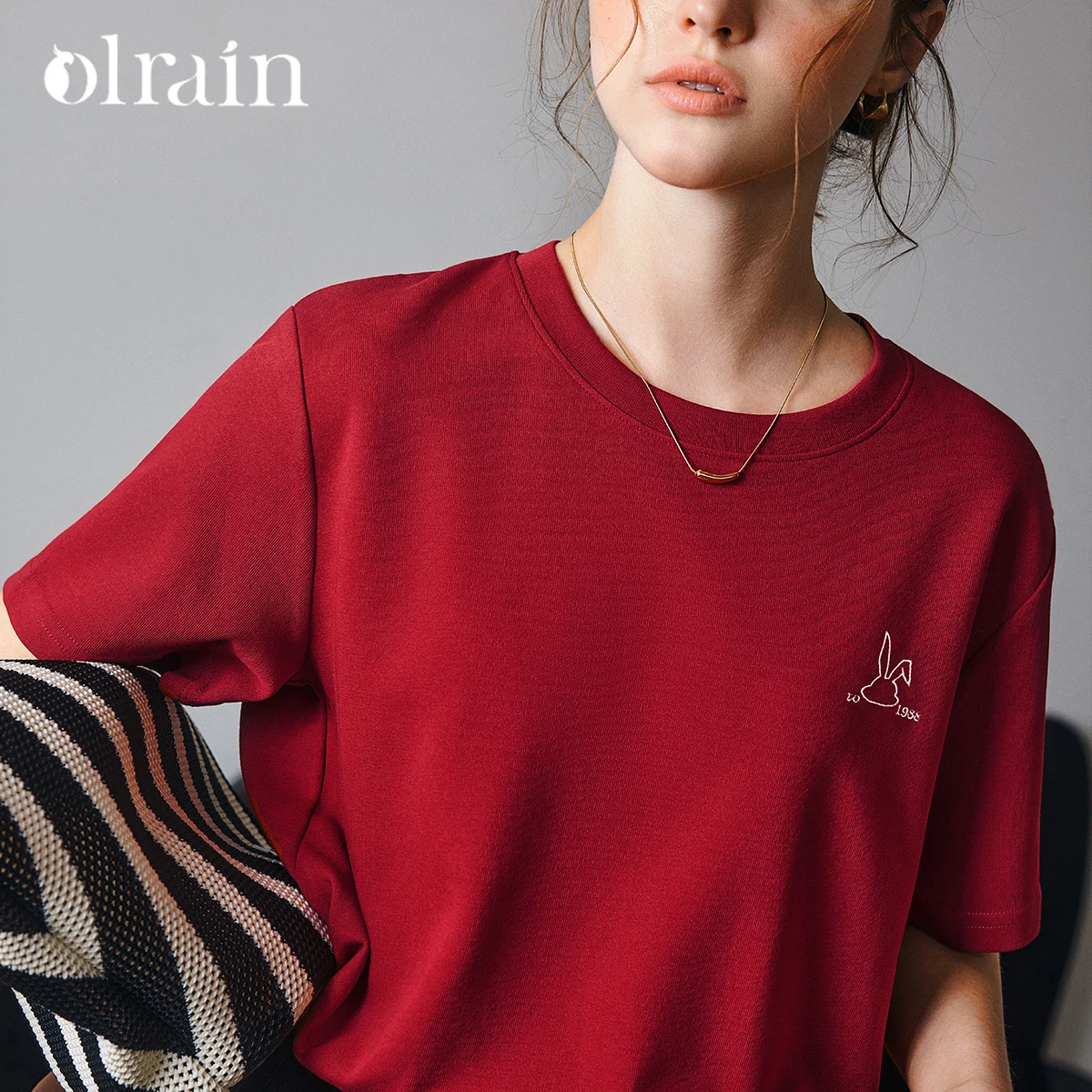 

OLrain Women's Red Casual T-Shirt Crew Neck Embroidered Loose Short Sleeve Tee 2026 Spring New Daily Outfit Top O58XT98111