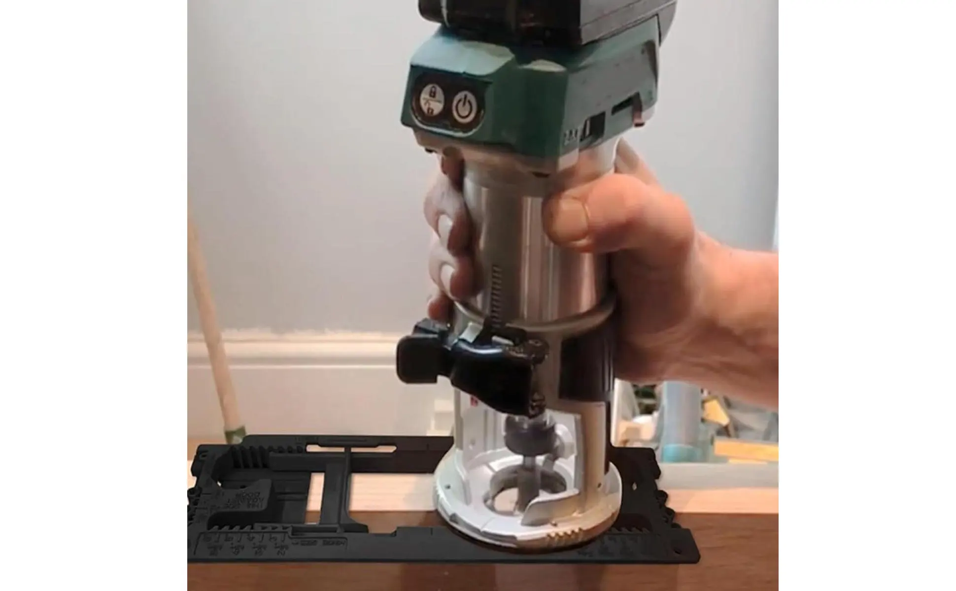 Door Hinge Router Template Precise Cutting Door Hinge Jig Accommodates Common Hinges Easy to Use for Woodworkers Door Hinge Router Template Precise Cutting Door Hinge Jig Accommodates Common Hinges Easy to Use for Woodworkers