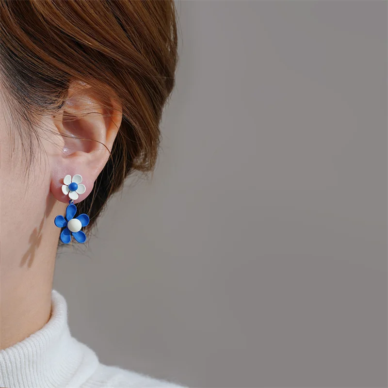 Romantic Klein Blue White Flower Tassel Earrings Sweet Color Blocking Daisy Petal Earrings Women Jewelry Party Holiday Gifts