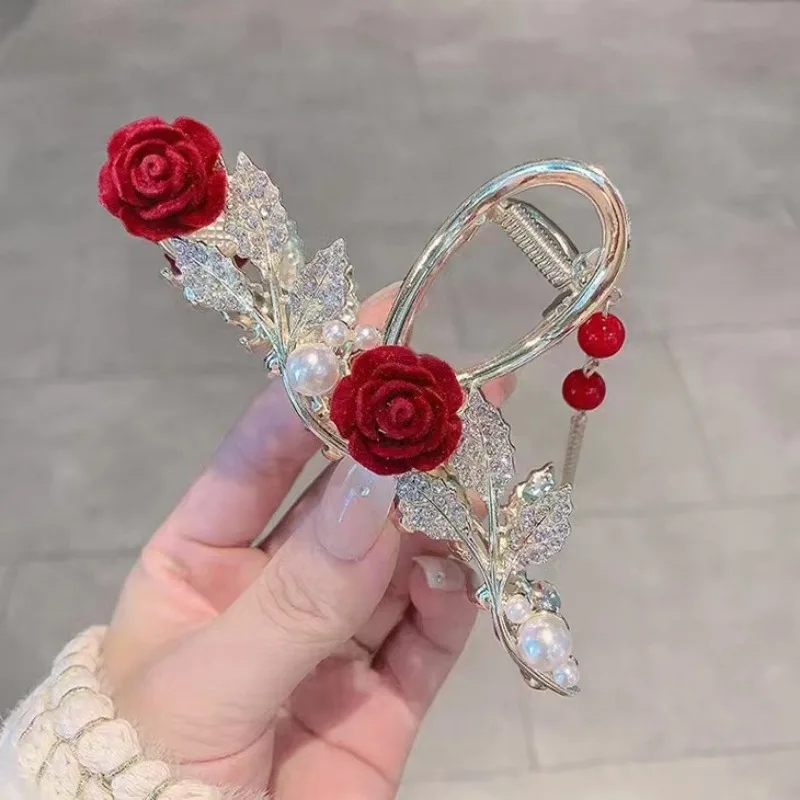 1 PC Rose ผีเสื้อพู่คว้าคลิป Inc โลหะผสม Rhinestone Red Rose เครื่องประดับผม, retro Headwear ขนาดใหญ่ Elegant คว้าคลิป