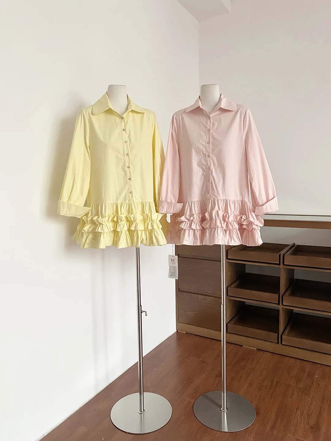 

Весна-Лето 2026: Новая женская повседневная рубашка в корейском стиле с длинным рукавом, однотонная, с кружевной отделкой, свободного кроя, для офиса и повседневной носки