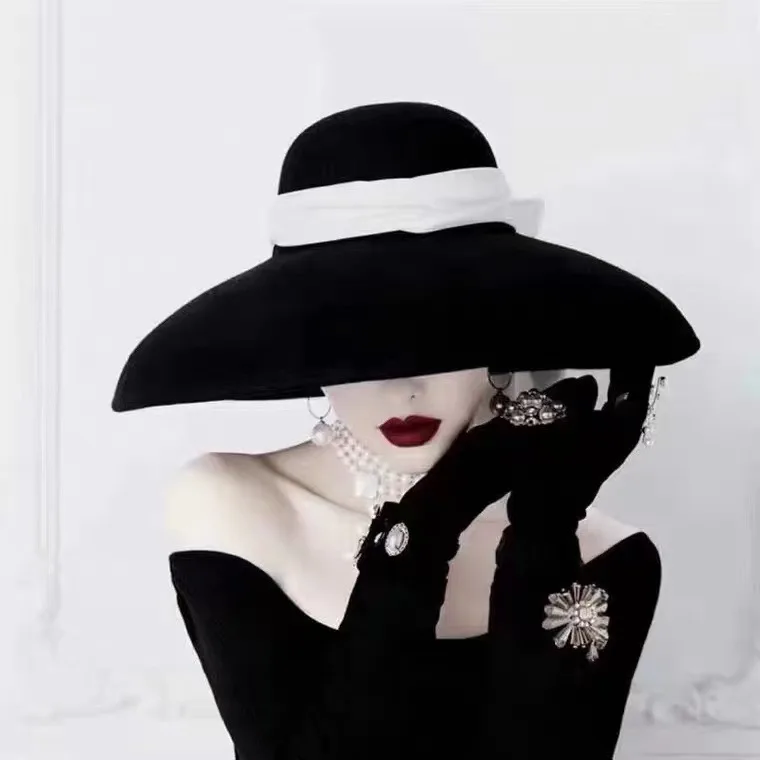 2023 High-quality French British Top Hat Decoration Hat Emperament Black Velvet Ribbon Hepburn Hat Elegant Big Brim Hat