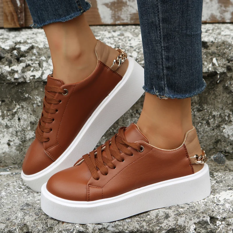 Sneakers da donna suola spessa Design di lusso punta tonda scarpe vulcanizzate da corsa 2023 sneaker Casual da studente in pelle di tendenza