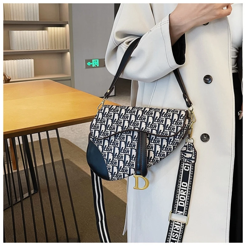 Girls Hundred Handbag Crossbody Saddle Bag Comfortable Shoulder Strap Niche Women Large Capacity Letter Underarm Bag Cross Squar