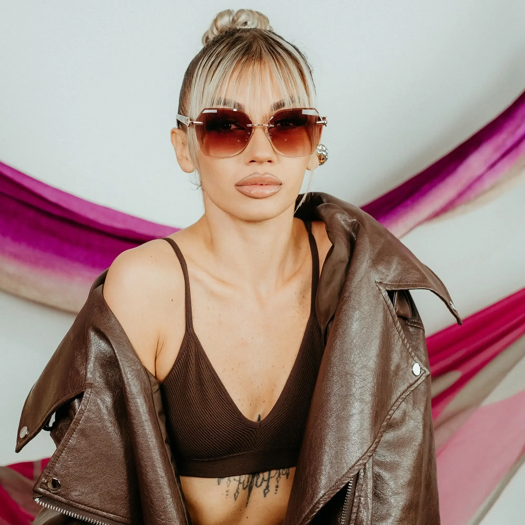 BLUEMOKY Oversized Shield Sunglasses Women UV400 Gradient Lens One Piece Lens Design Anti Scratch Wraparound Coverage