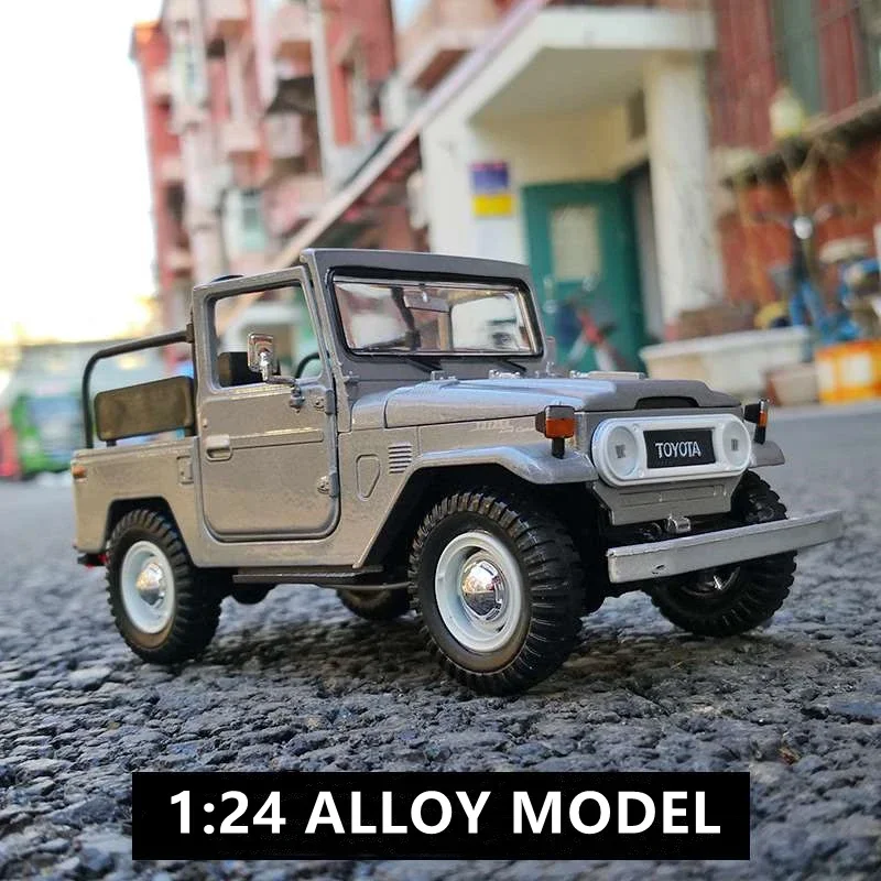 

Классическая модель автомобиля TOYOTA FJ40 1:24, модель автомобиля из сплава, Литые металлические игрушки, модель внедорожника, модель автомобиля, коллекционная игрушка, подарок