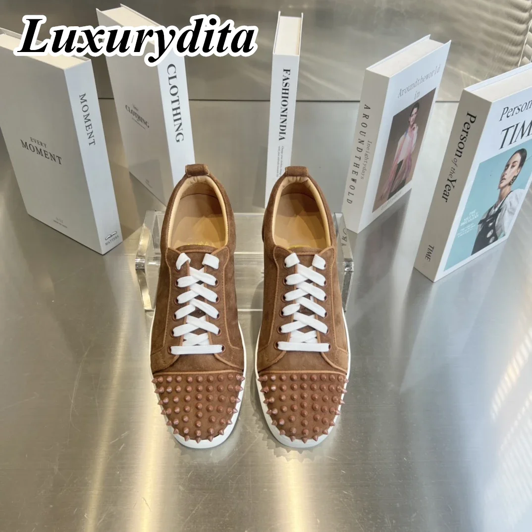 

Top Quality Womens Trendy Casual Sneakers Luxury Mens Real Leather Tennis Shoes Designr Red Sole Tide Lovers Rivet Shoes HJ1013