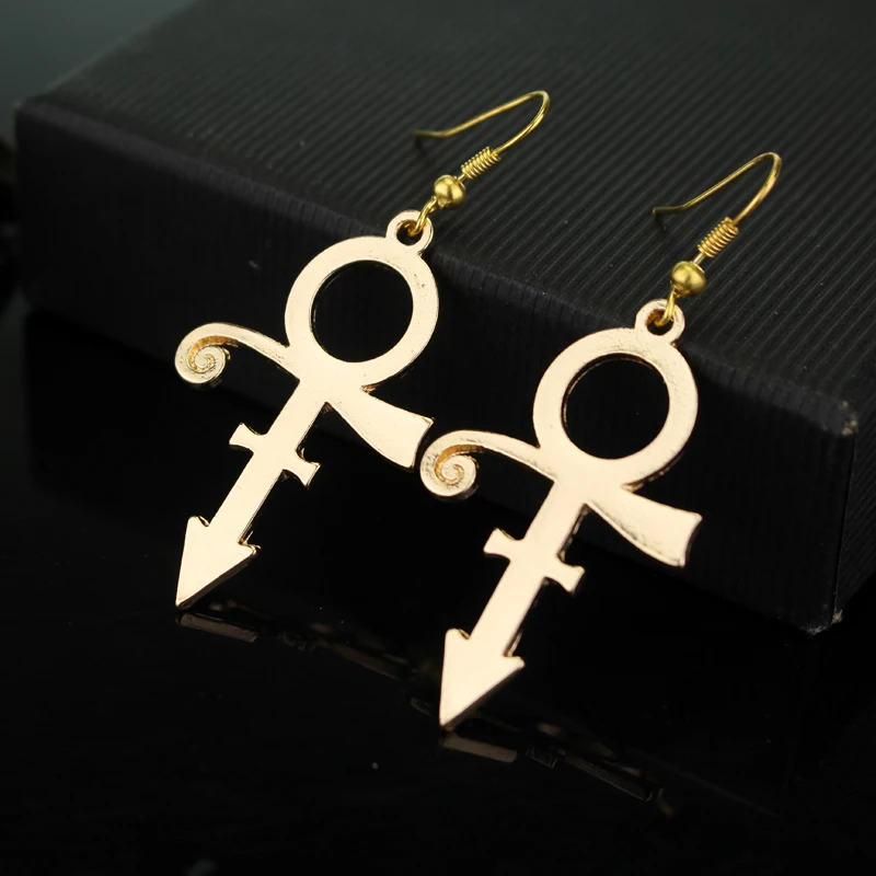 Prince RIP orecchini simbolo commemorativo Love Ear Charms pendenti Party Prom orecchino per le donne ornamenti di gioielli di moda