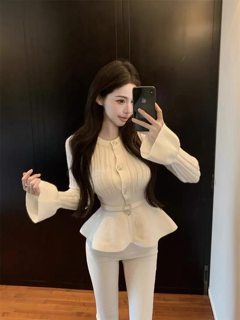 

Роскошный вязаный свитер во французском стиле, женский утягивающий свитер с длинными рукавами, универсальная внутренняя одежда, повседневный элегантный кардиган, топ F547