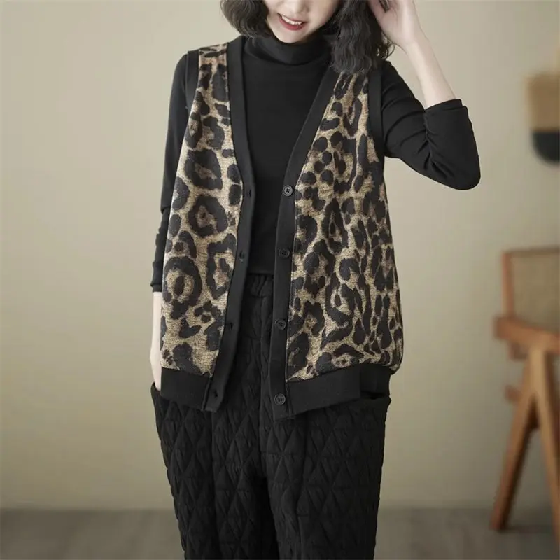 Retro Leopard Print Fleece Warm Vest Cardigan Jacket For Women Autumn Winter Large Size Casual V-Neck Sleeveless Waistcoat A722