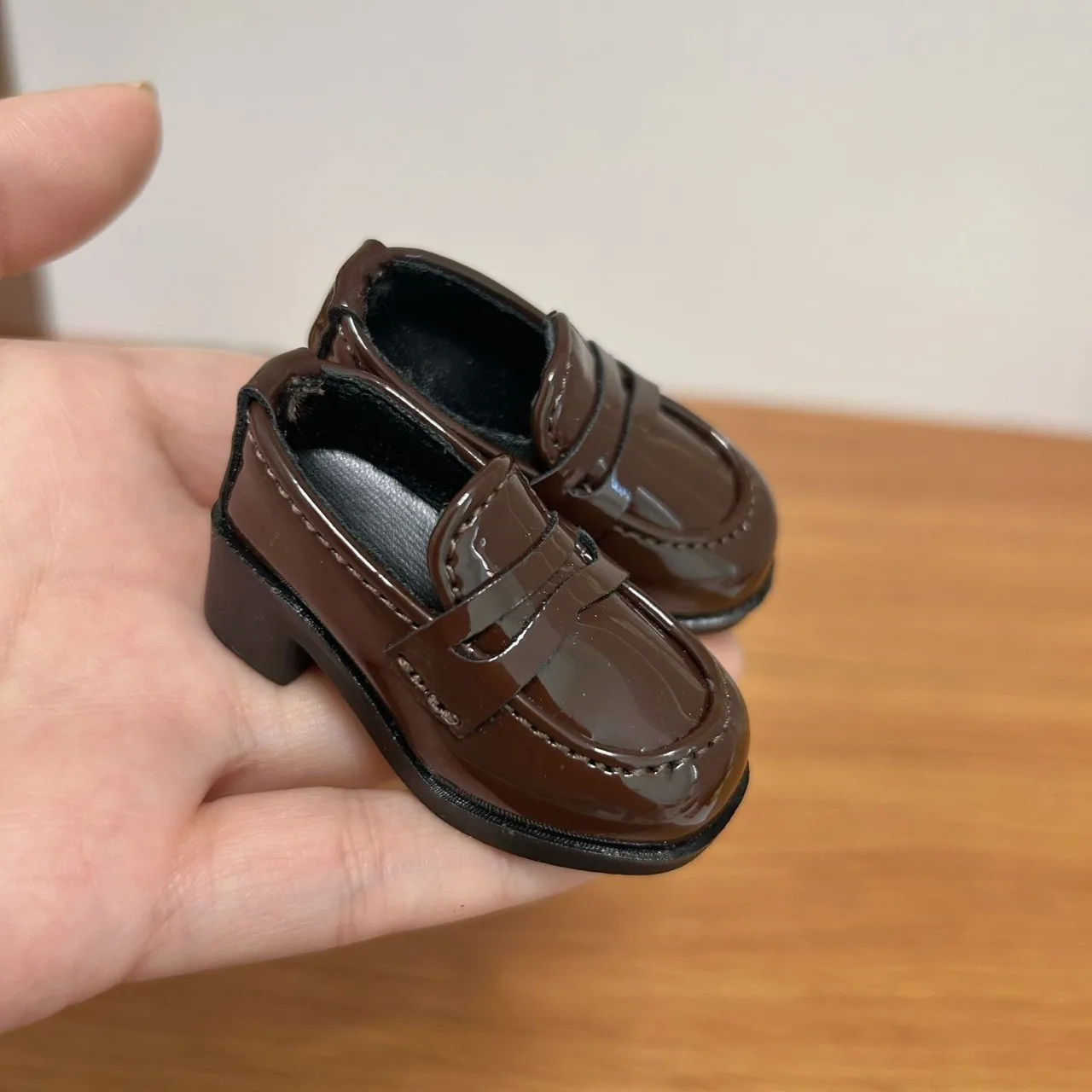 

1/4 Bjd Doll Shoes Cute Doll Shoes Clothing Accessories Versatile British Lacquer Leather Loafers Suitable For 1/4 Bjd Doll