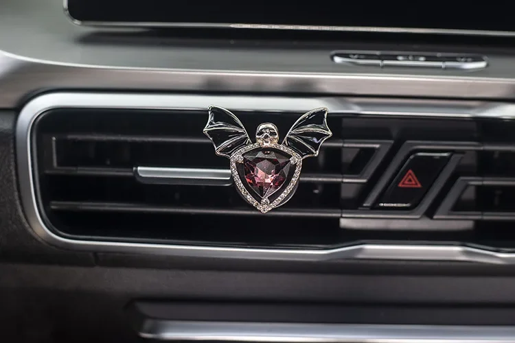 1pc Car Vent Clip Bat Skull Shape Rhinestone Decor Car Air Vent Clip Aromatherapy Perfume Accessory Car Interior Accessories