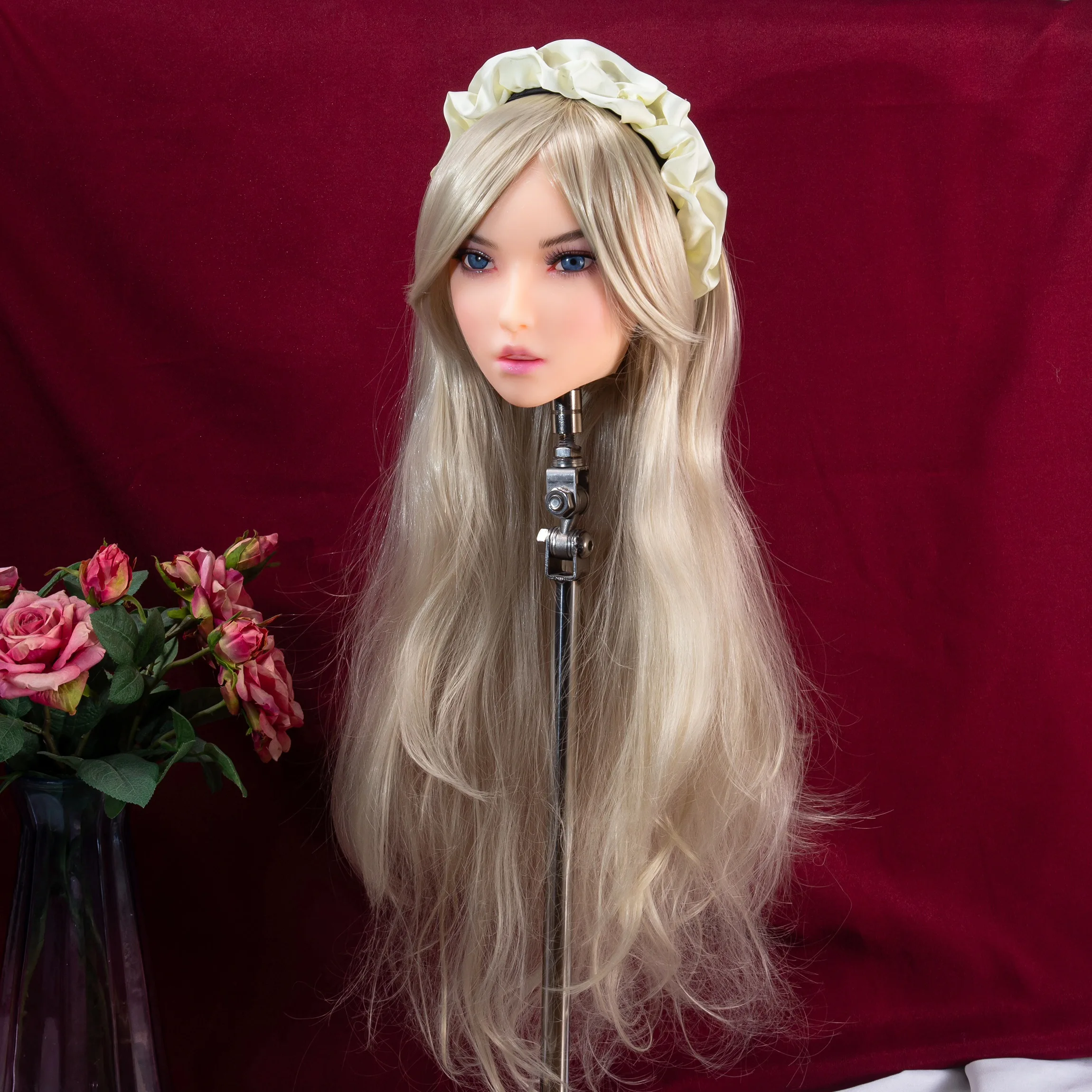 يمكنك فتح رأس سيليكون موديل جديد، مكياج رائع، شعر وحواجب مرسومة يدويًا، وفم ولسان