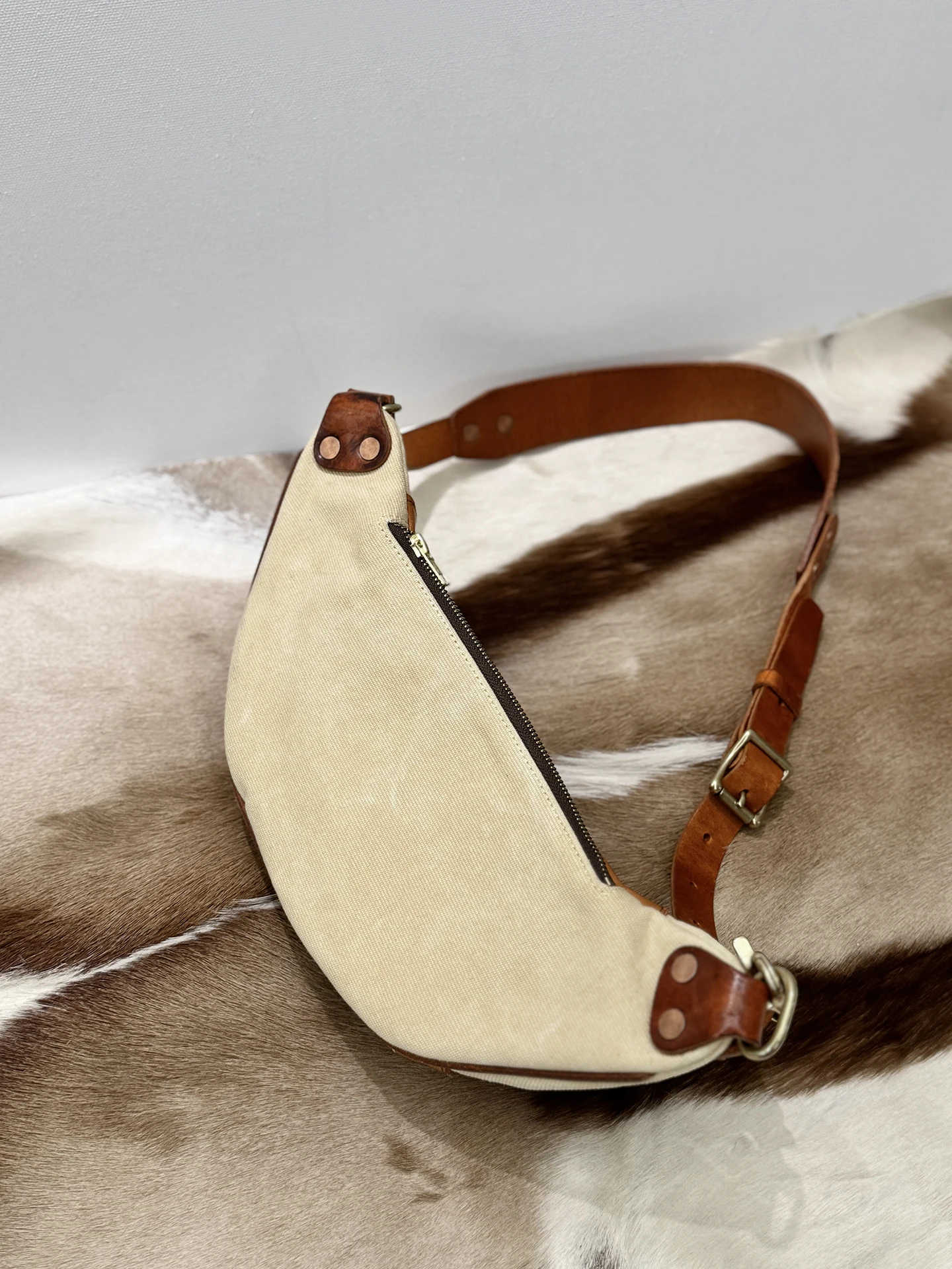 Men's Chest Bag Leather Canvas Crossbody oulder Bag Casual Vintage Sle Satchel Faionable Trendy Small Bag for Men view 4