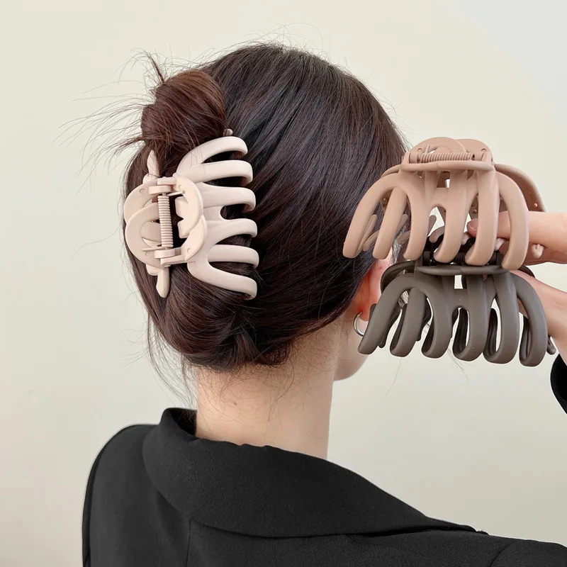 

Korean Neutral Coffee Large Claw Clips for Thick Hair Accessories Women Headdress Ins Fashion Plastic Catch Crab Hairpins Gifts