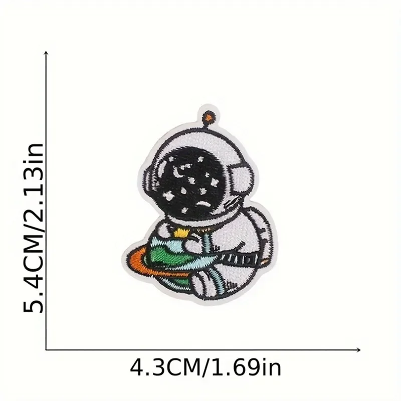 1 pz Patch adesivi ferro sulle toppe per abbigliamento cucito astronauta spazio ricamo fusibile Applique Badge borsa decorazione strisce