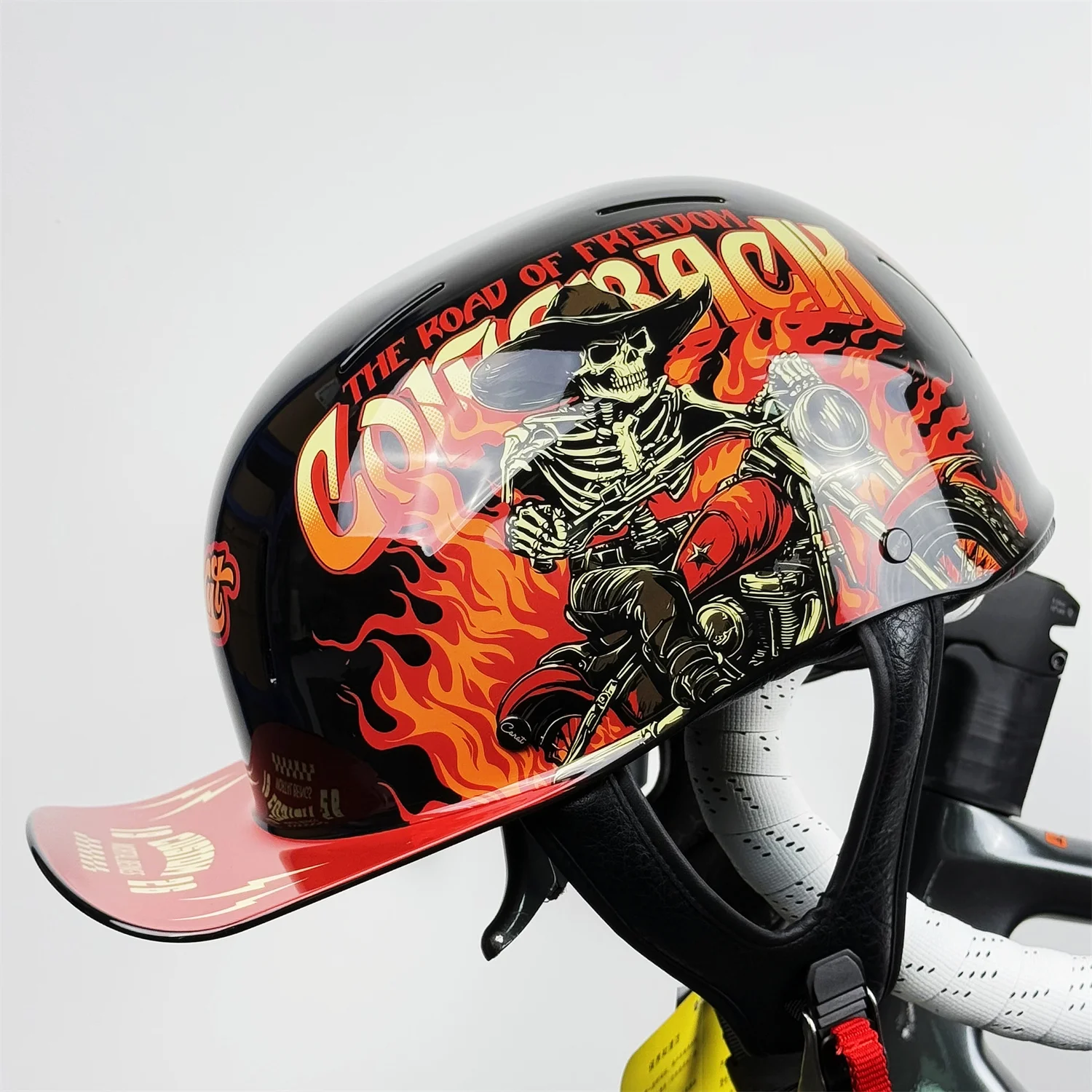 

Retro Half Face Motorcycle Helmet with Transparent Inner Lens - Vintage Style for Harley & E-Scooters | Lightweight Comfortable