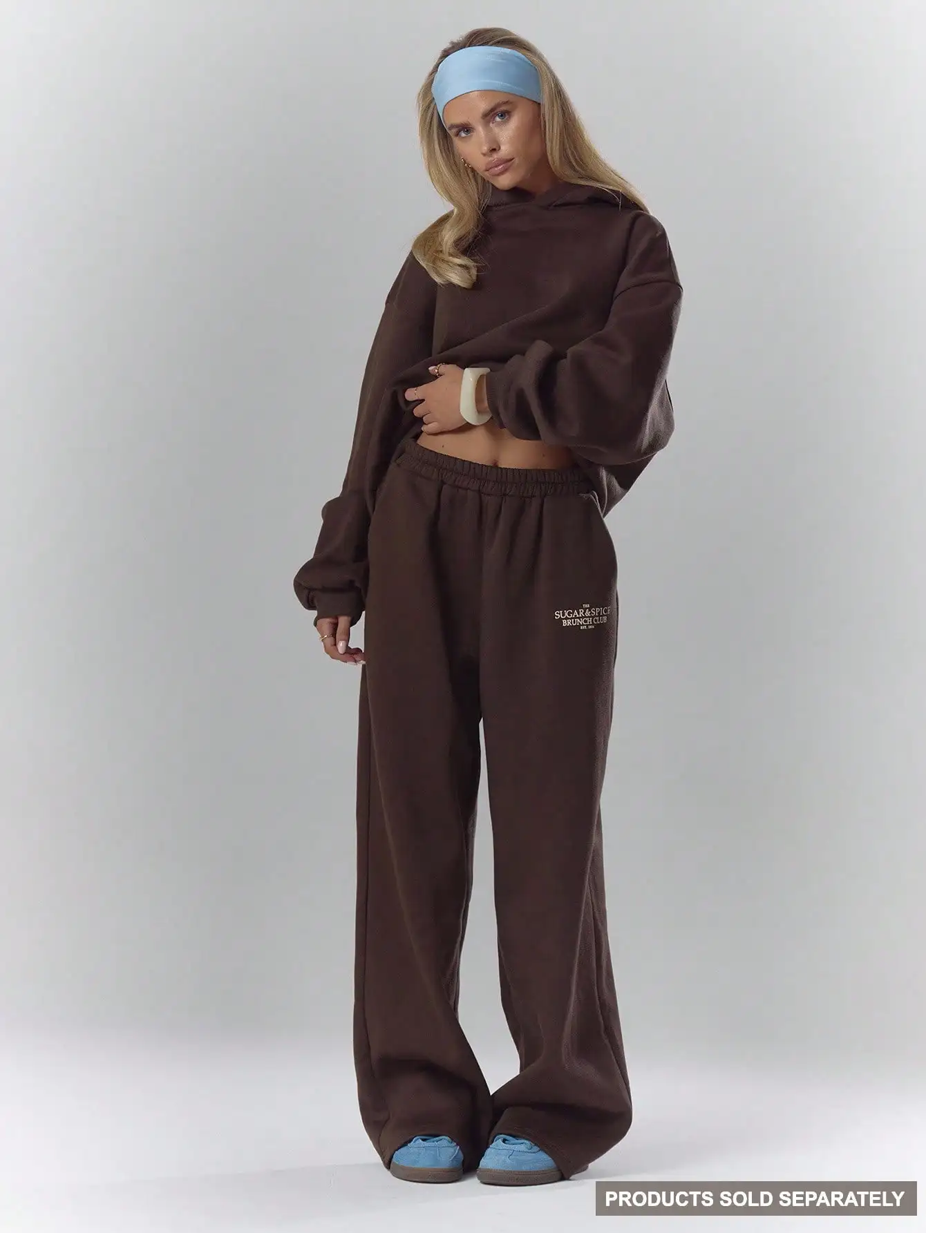 

Коричневые широкие джоггеры с вышитым логотипом - Уютные повседневные спортивные штаны