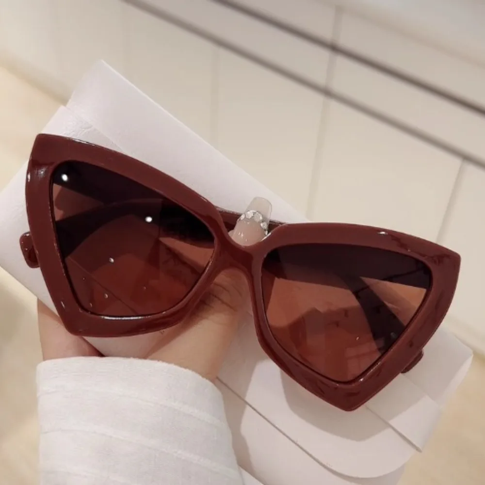 Vintage Luxury Cat Eye Sunglass Triangle Large Frame Female Eyewear UV Resistant Popular Designe Sun Shades Glasses