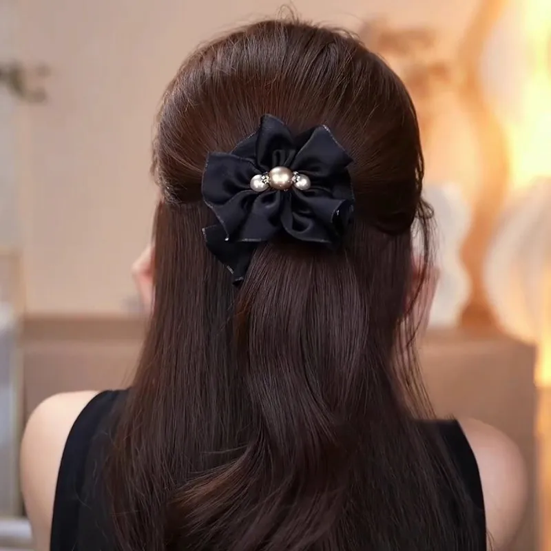 

High-end Pearl Hair Clip, Exquisite Floral Bun Hair Accessory, New Style for Updos with Bow.