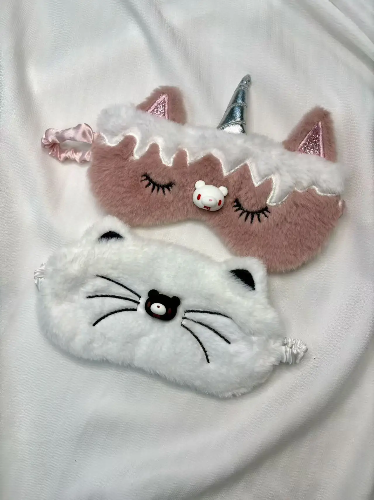 قناع النوم القطيفة على شكل دب غلومي - نمط وحيد القرن الوردي مع قرن فضي وسحر الدب اللطيف، غطاء عين رقيق ناعم #1