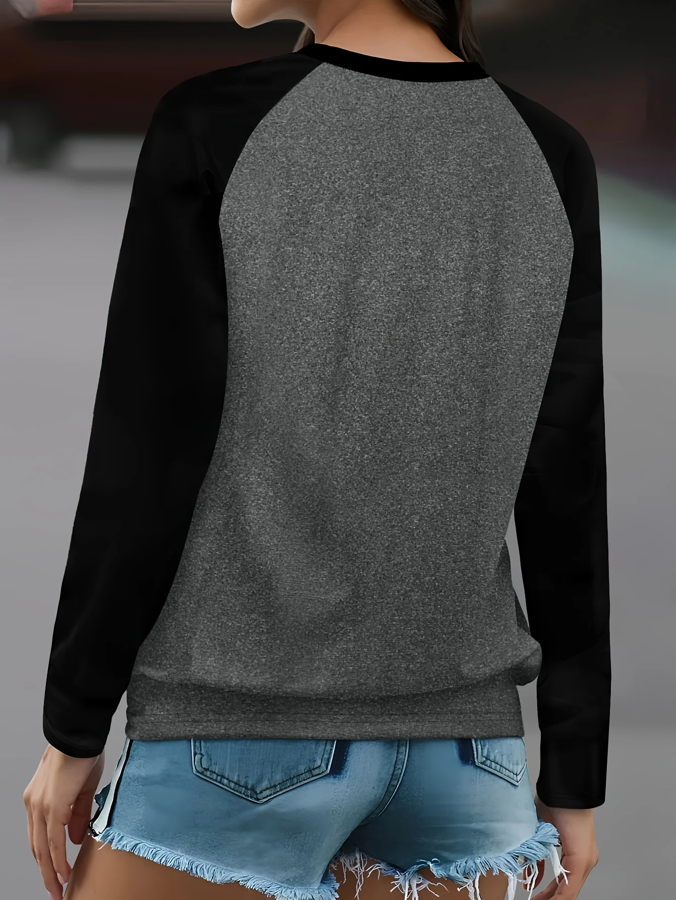 나비 프린트 크루 넥 T 셔츠 캐주얼 긴팔 가을, 겨울 탑 여성 T 셔츠 루즈하고 편안한 블랙 화이트