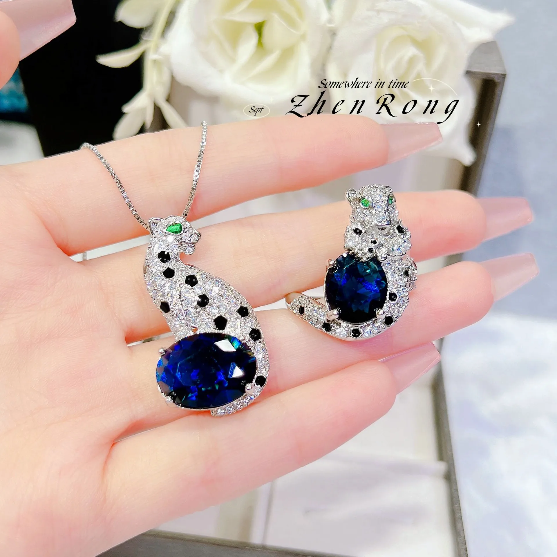 

Luxury Designer Simulated Sapphire Leopards Design Jewelry Sets For Women Blue Crystal Pendant Necklace Ring Valentines Gifts