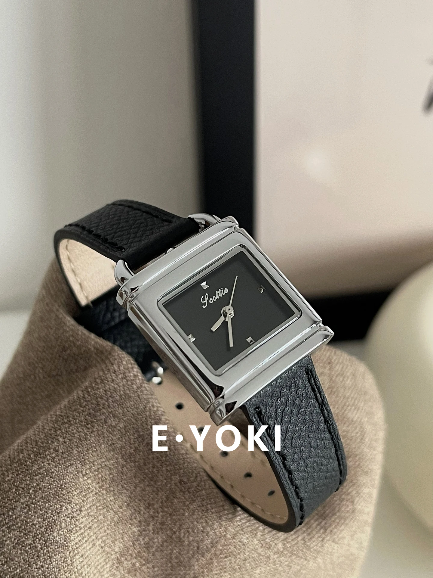 Black silver small square watch leather strap lock design female style quartz watch female high-end luxury women's watch