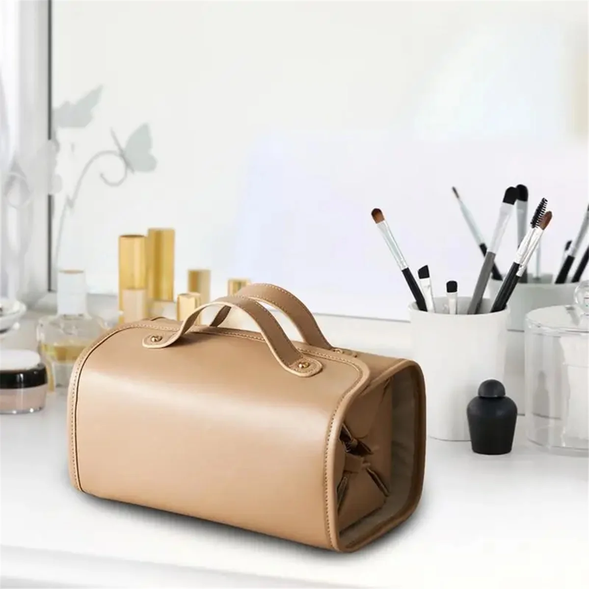 AT42 Bolsa organizadora de maquiagem para viagem de grande capacidade com design dobrável Bolsa de higiene pessoal e maquiagem à prova d'água branco cremoso
