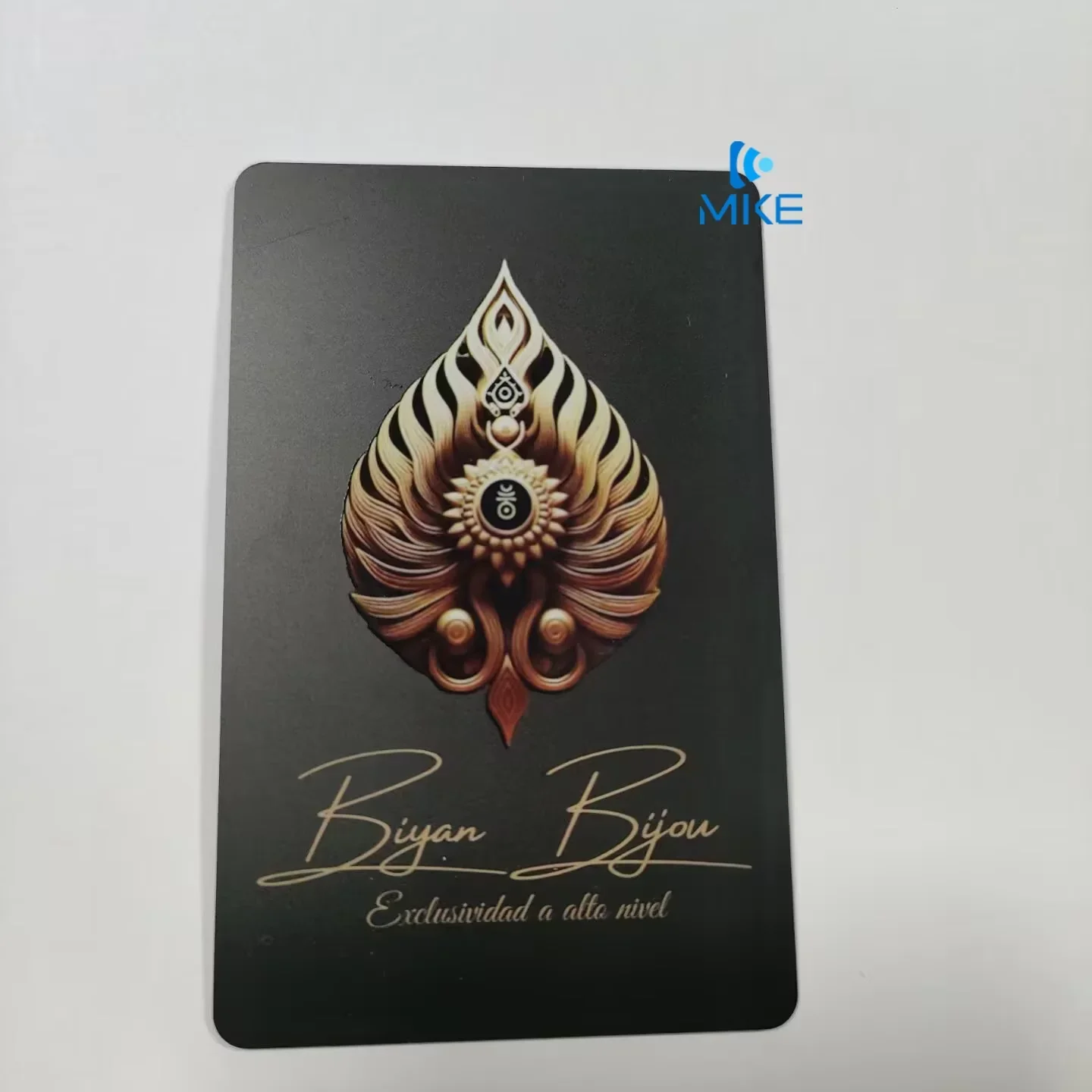 

Пользовательские 13,56 МГц CR80 ПВХ Водонепроницаемые NFC Членство Подарочные VIP-карты Лояльности ПВХ с УФ-излучением