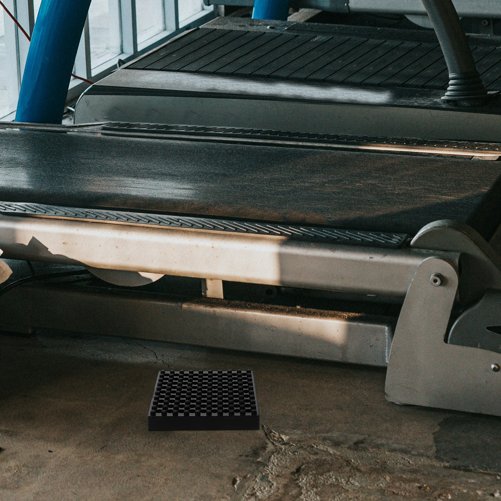 

Treadmill Mat Rubber Floor Protector Shock Absorbent Stylish Design for Hardwood Floors Gym Accessories Treadmill Pad