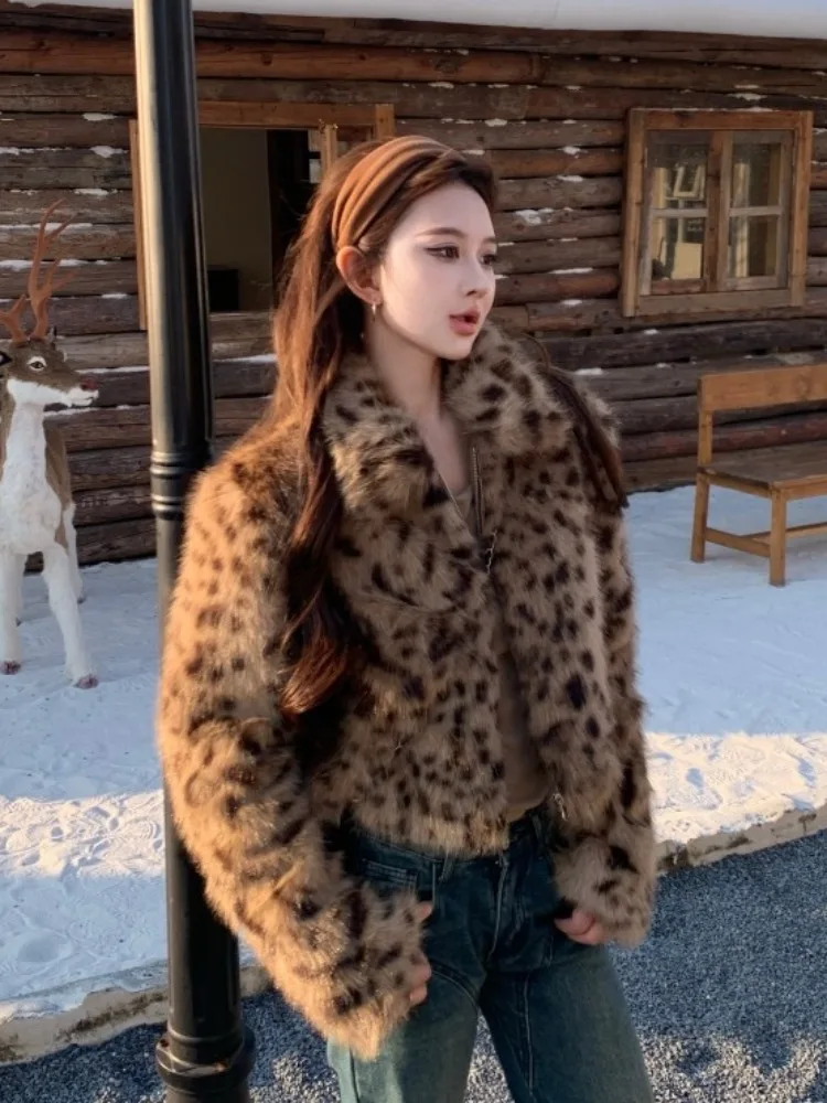 Warm Thickened Short Fur Coat Leopard Print Woolen Outerwear for Women Autumn Winter High End Style Small Size Youth Fashion