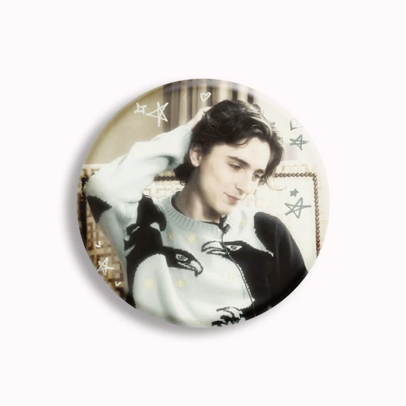 Beliebte Schauspieler Timothee Chalamet Foto Knopf Pin berühmten Filmstar Brosche Abzeichen Fans Geschenk sammeln Rucksack Zubehör 58mm