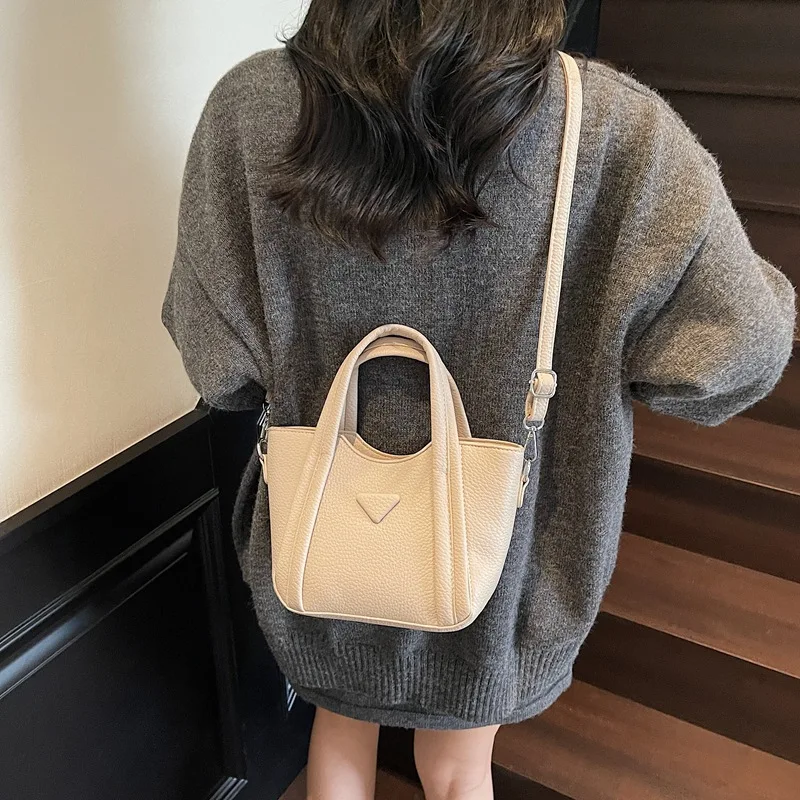 

New 2025 Cross-border Commuter Handbag for Women Minimalist Shoulder Crossbody Purse Fashionable Handbag Gift