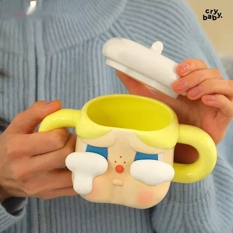 Tasse en céramique couverte de la série Crybaby Sad Club, tasse de maquillage créative, ornements de figurine d'anime mignon, cadeau de collection, jouet d'anniversaire