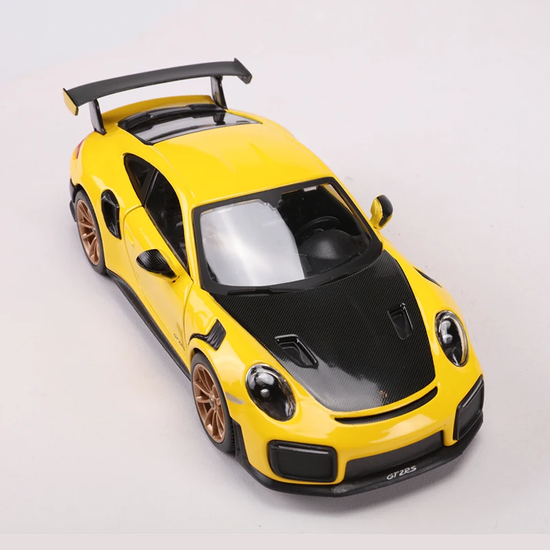 Maisto 1:24 Porsche 911 GT2 RS Alloy Model Car