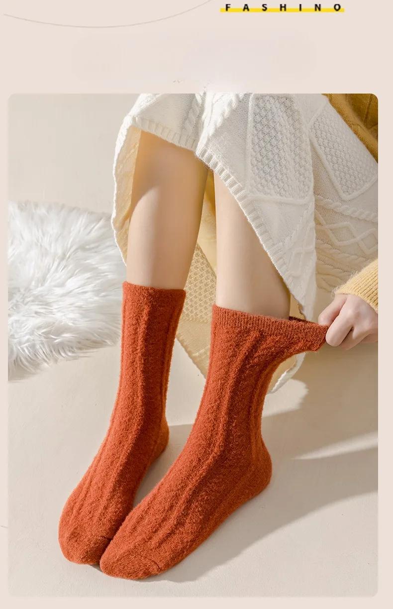 Neue Kühle Frauen Schwarz Weiß Baumwolle Dicke Socke Solide Herbst Winter Warme Dame Weibliche Mittleren Rohr Boden Socken Für Frauen – Detail 17