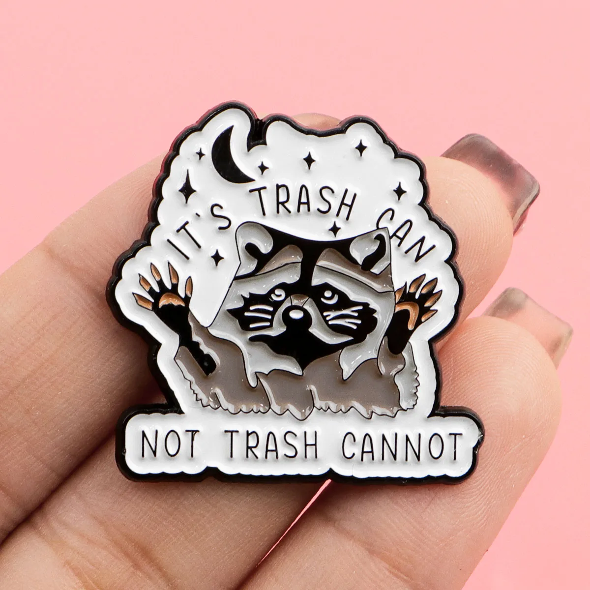 روح الدعابة يقتبس المينا دبوس الكرتون الراكون و Opossum بروش ل معطف المرأة دبابيس موضة التلبيب شارات مجوهرات أصدقاء هدية